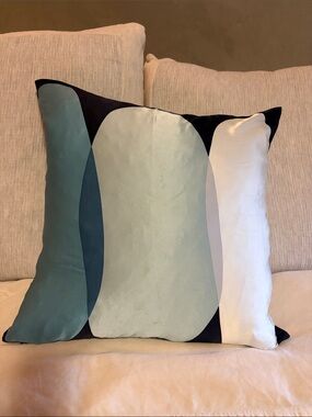 RARE West Elm Navy and White Silk Geometric Pillow Cover 20x20